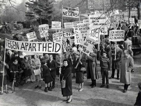 Sharpeville 사건: 인종 분리 정책에 대한 저항과 남아프리카 공화국의 변화의 시작